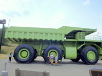 GDMBR: World's Largest Truck along with Terry and Dennis Struck and the Bee.